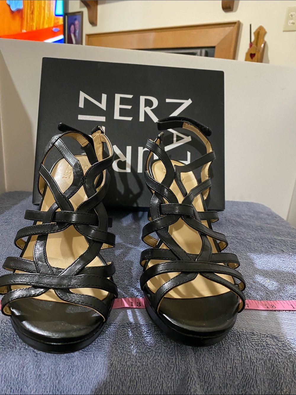 Naturalizer Black Sandals Sz 11